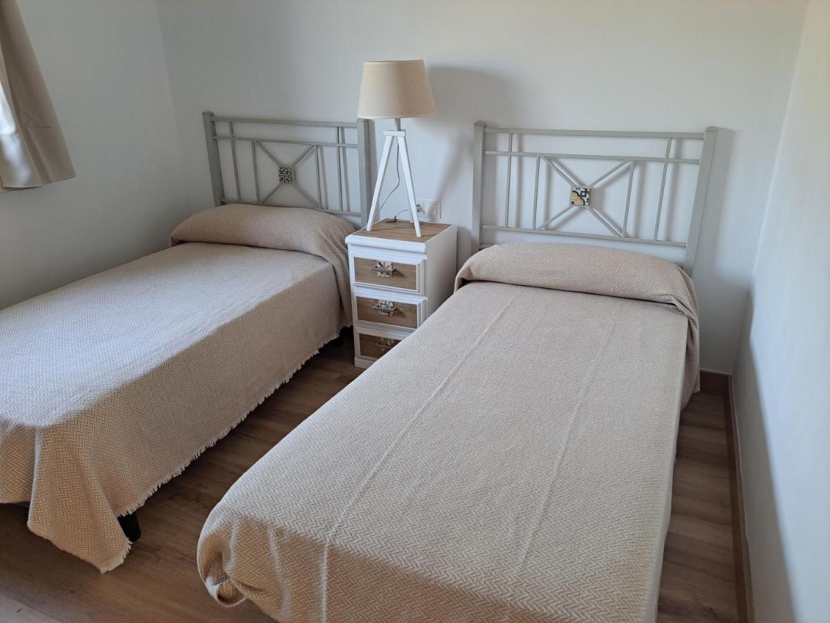 Pueblo Camelot Apartment Манилва Екстериор снимка